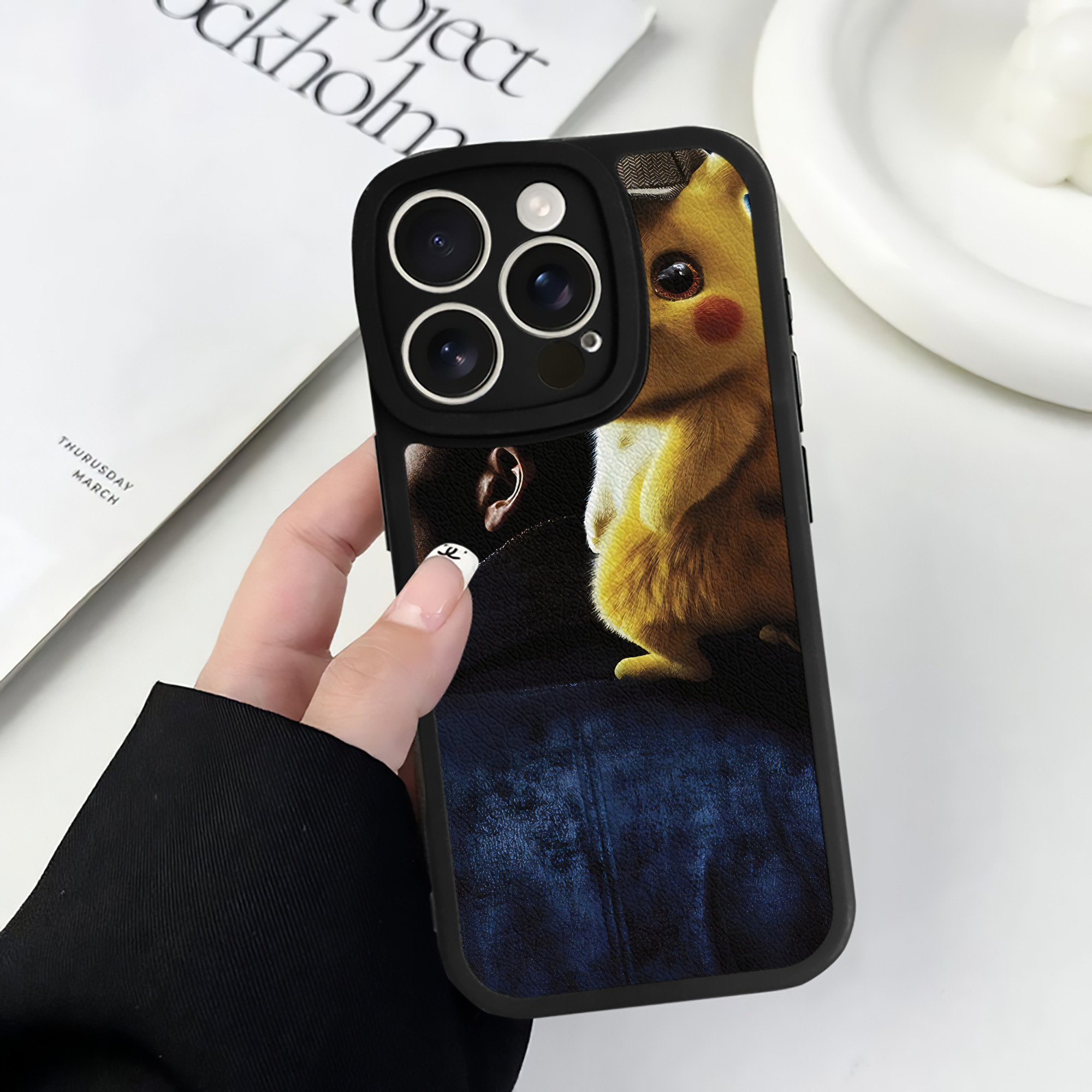 （画像用） ポケットモンスター Pokémon 【iPhone 16シリーズ対応】シリコンスマホケース（レザー調） 材質：シリコン